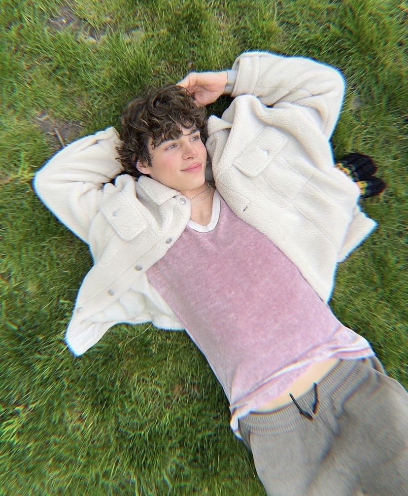 beauversailles's tweet image. 《 𝐀𝐧𝐭𝗼𝐢𝐧𝐞 𝐃𝐞 𝐍𝗼𝐢𝐫 》

♔ 𝖯𝗋𝗂𝗇𝖼𝖾 𝗈𝖿 𝖥𝗋𝖺𝗇𝖼𝖾 ♔

- Original Character/OC
- Multiship/MS and or/Singleship/SS
- French &amp;amp; English for both writer &amp;amp; muse
- OC &amp;amp; Crossovers welcome
- RP 21+ (MDNI!)

Reposts &amp;amp; Likes are greatly appreciated! ♡