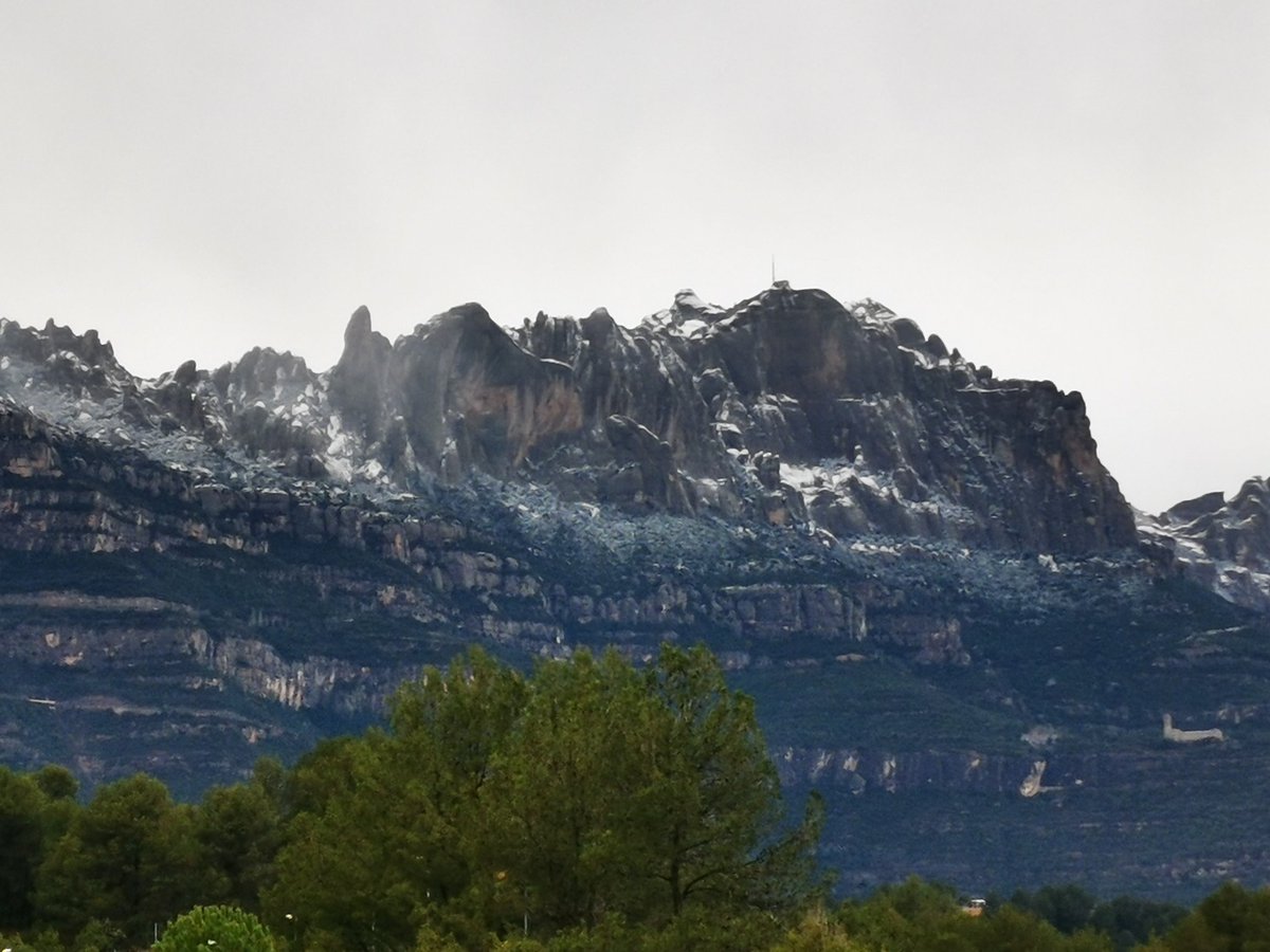 mvcadi's tweet photo. Matí de nevada a Montserrat per sobre uns 700-800m !!  .
@AlfredRPico @alcantara_alb @MeteoGasso @meteorac1 @btveltemps @Vakapiupiu @MeteoMauri @ARAmeteo @meteocat @btveltemps @eltempsTV3 @MolletPedala @nestor_meteo #ElTemps3Cat https://t.co/A1lcnMRsT2