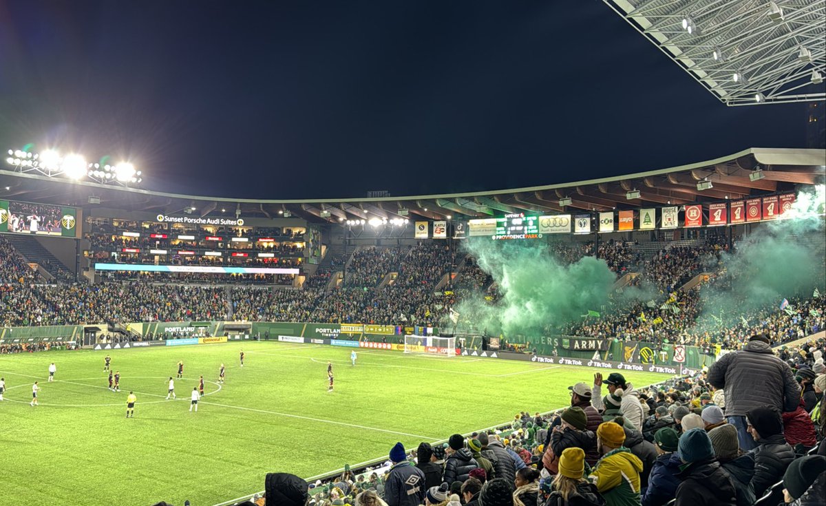 E With The Good Hair 💁🏻‍♀️ tweet media