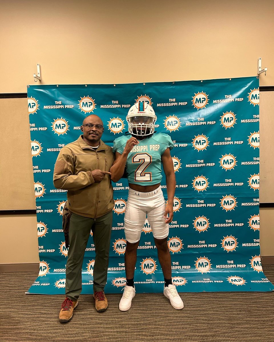 Cross_1k's tweet photo. Had a great visit @PrepMississippi @KardariusCross https://t.co/KbFFMWOI3d