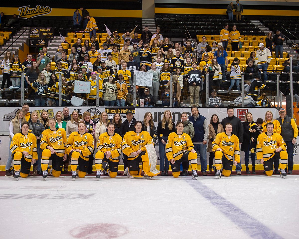 mtuhky's tweet photo. Thank you seniors! 

#mtuhky #FollowTheHuskies https://t.co/stXYa45Lux