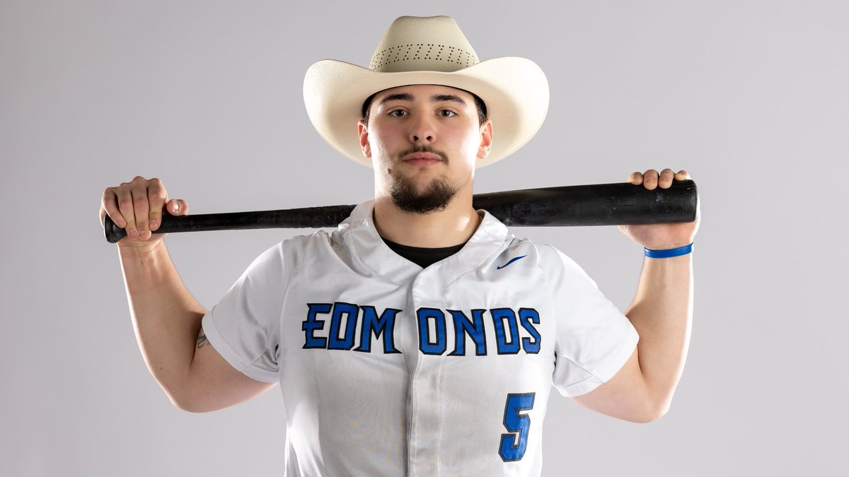 🔱⚾️ Game 2: Edmonds 5, Pierce 0 

<a href="/sheldon_egger/">Sheldon Egger</a> earns the win (5IP, 3H, 0R, 3K) and <a href="/lathanhaywood/">Lathan⚾️</a> finished it off with 4 innings of scoreless work. 

<a href="/ColeMurawski/">Cole Murawski</a> had a 4-hit game (3B, 2R); <a href="/michael24snyder/">Michael Snyder</a> was 3-5 with a triple &amp; 4 RBI; <a href="/LukeMurawski_18/">Luke Murawski</a>: 3-4.

Sweep! #ETO