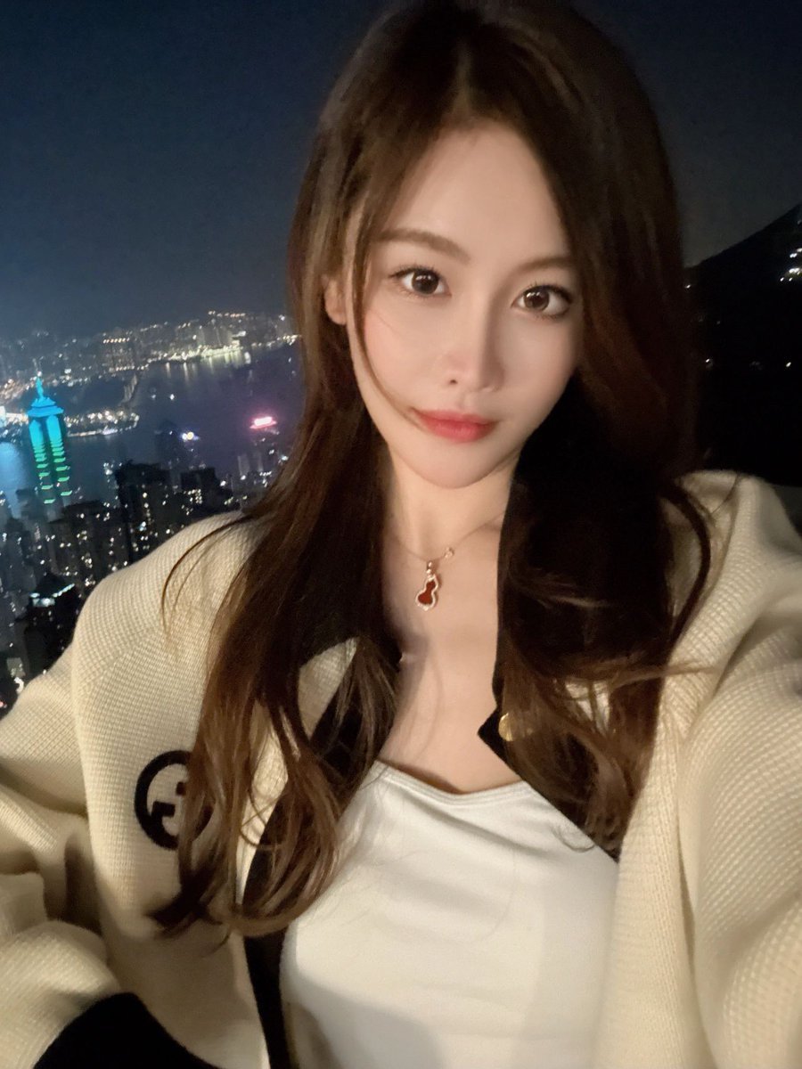 BrielleBai's tweet photo. Good night https://t.co/NxosUSESC8