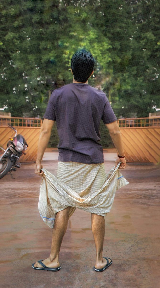 Rowdyisloved's tweet photo. Erra tholu kadha style ga vuntadu Ankuntunnavemo, Mass Oora Mass🔥💥

#FamilyStarTeaser #FamilyStar #VijayDeverakonda @TheDeverakonda https://t.co/1l8XP0Naps