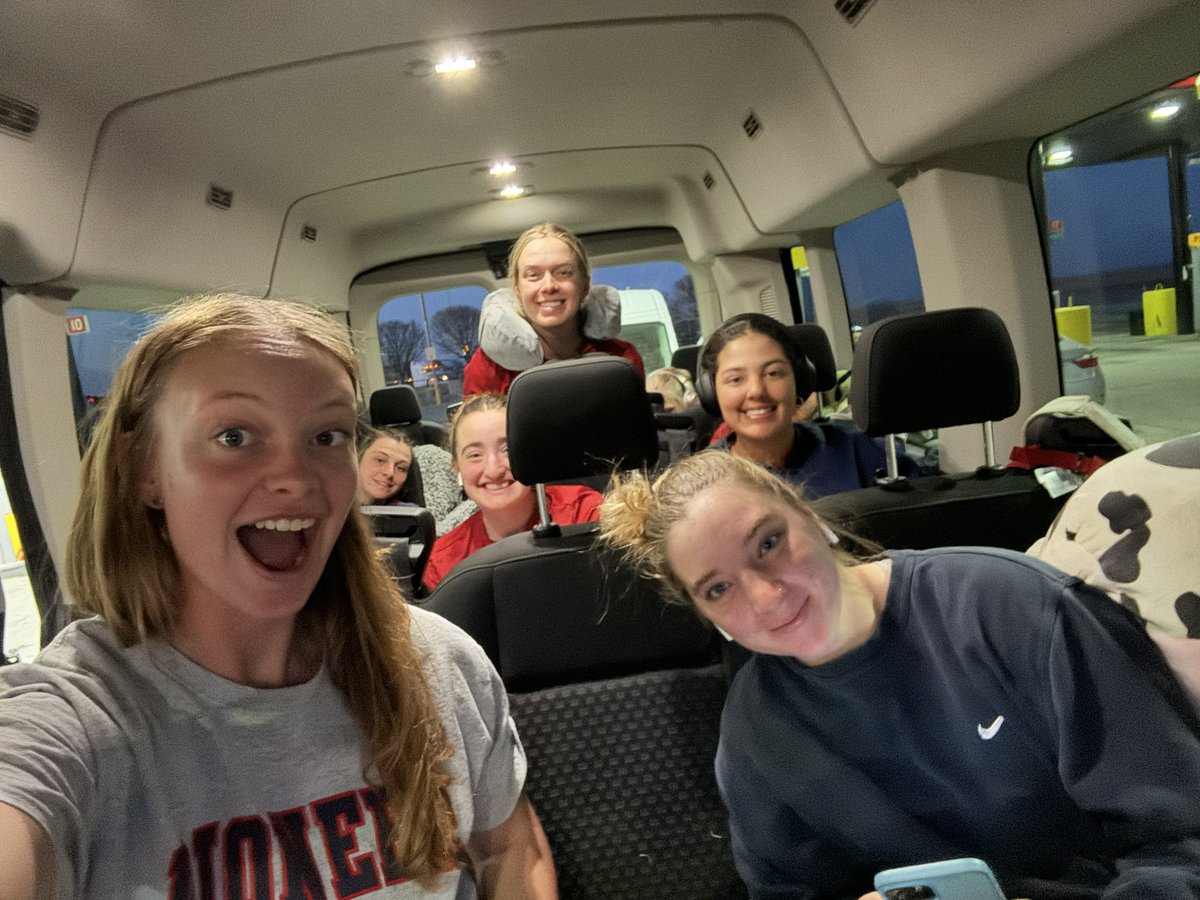 Coach Jen Felvus tweet media