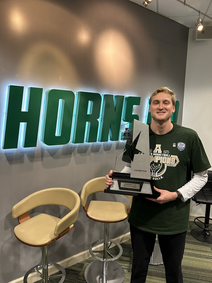 luke_moeller's tweet image. 2024 AAC Regular SZN Champs has a nice ring to it 💍