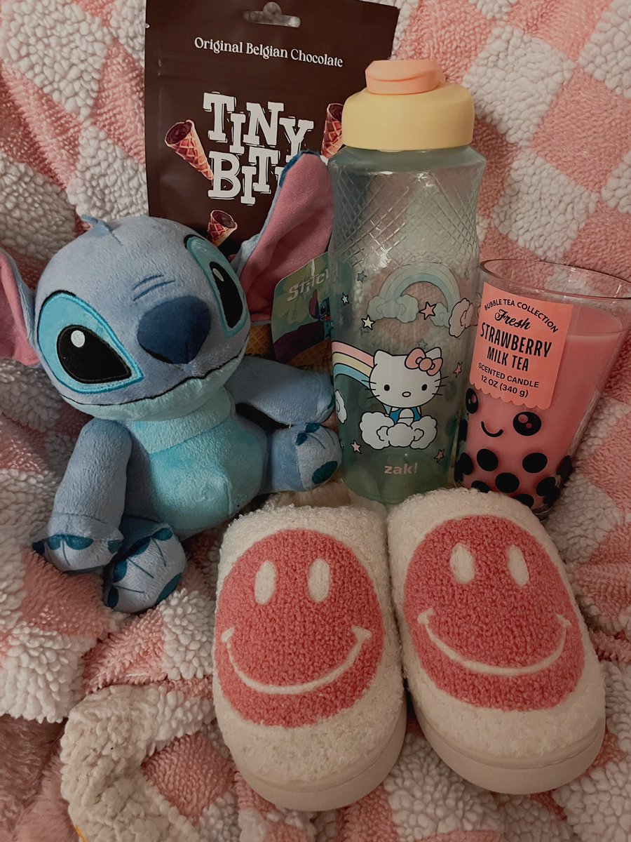 RexCodie's tweet photo. girly things 💖🍯🩰👩🏼‍🌾 https://t.co/hYnUIXYA3J