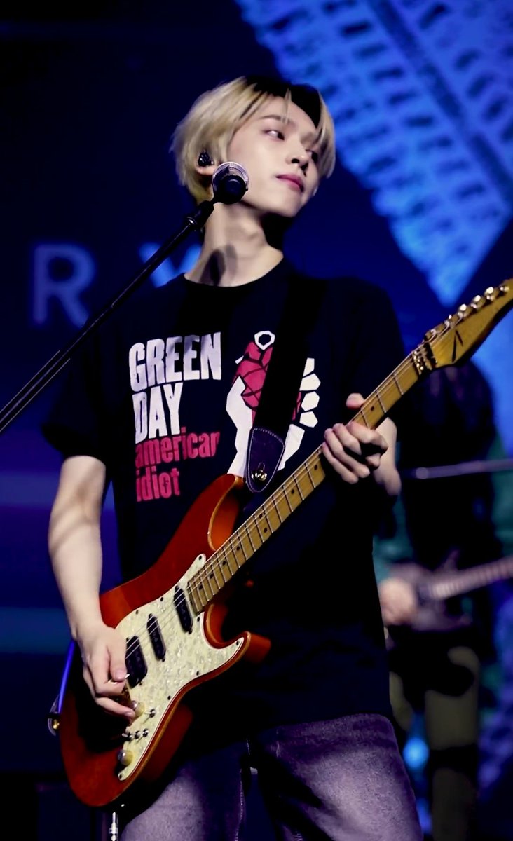 gaonsites's tweet photo. gaon soundcheck in jakarta 🎸 https://t.co/6yLJuHIFlg
