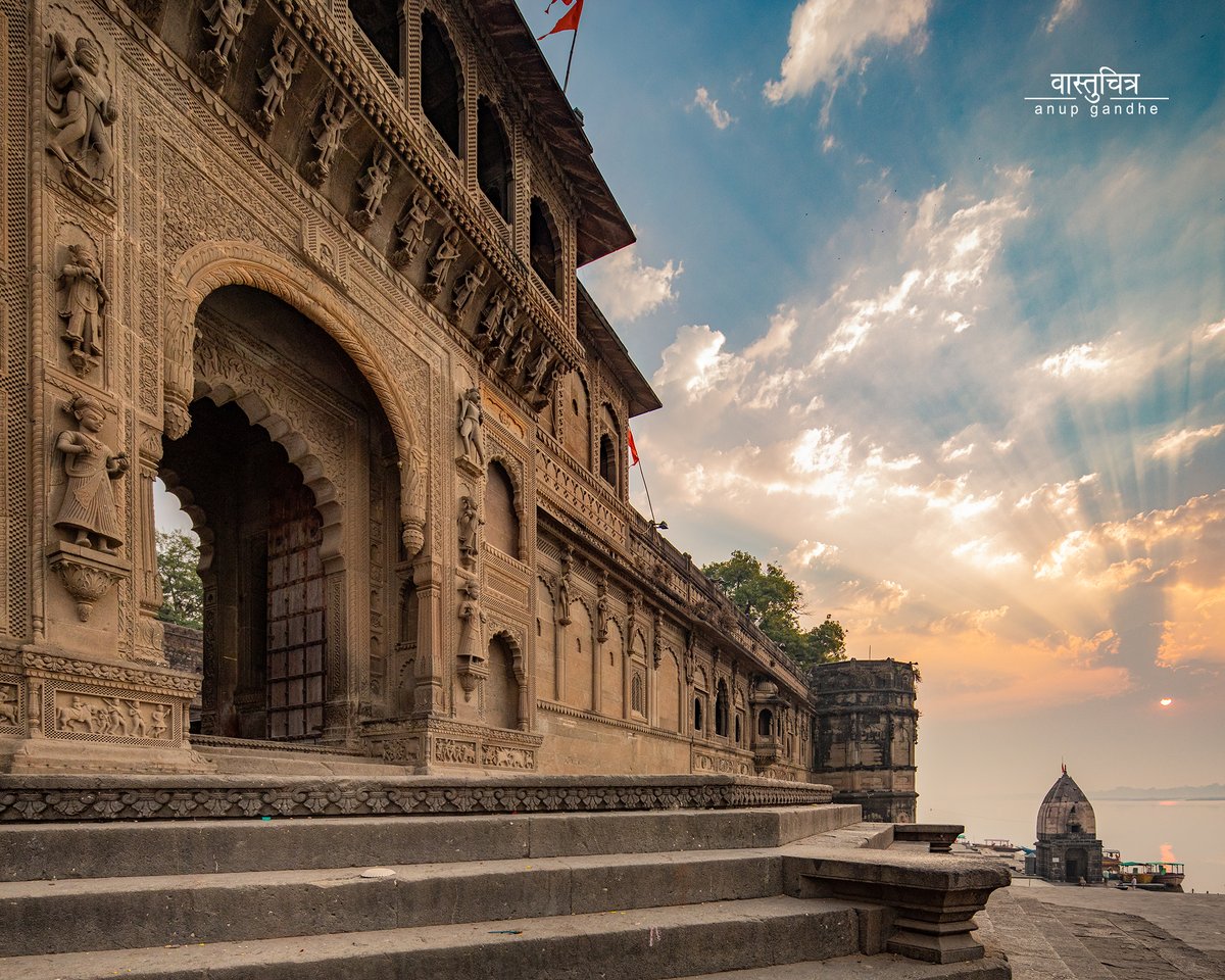 ' Ahilya Ghat - Maheshwar  '

#IncredibleIndia #ourcultureourpride

@incredibleindia @MPTourism @MinOfCultureGoI
@AmritMahotsav @tourismgoi 

© anupgandhe