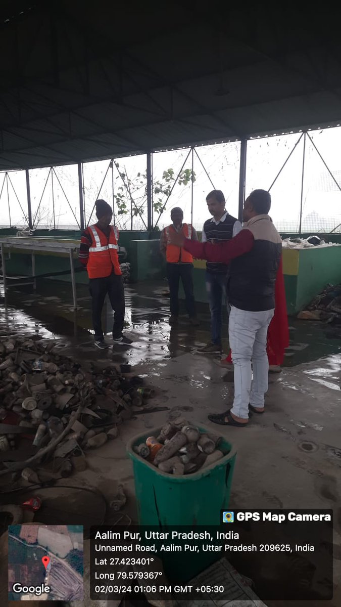 DayNulmFBD's tweet photo. जनपद फर्रुखाबाद में MRF केंद्र का  नगर पालिका टीम के साथ भ्रमण किया गया। https://t.co/wApYAd5i2A