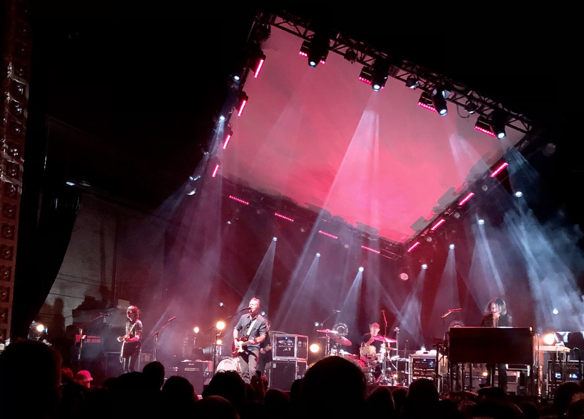 Jason Isbell & the 400 Unit rocking The Palace in Saint Paul! 🎸🤘🙏