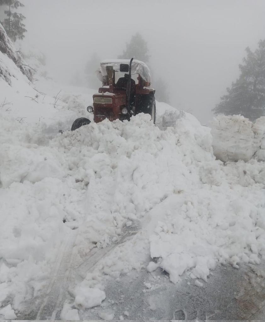 گزشتہ 48گھنٹوں کے دوران صوبہ بھرمیں جاری بارشوں اور لینڈسلائیڈنگ سے حادثات کےنتجے میں ابتک 21 افرادجانبحق جبکہ 37 افرادزخمی ہوئے متاثرہ افراد کو فوری طور پر ریلیف مہیا کرنے کی ہدایت۔جاںبحق افرادکے ورثاء کو فوری طور پر امدادی چیکس مہیا کرنے کی ہدایت۔ وزیر اعلی خیبرپختونخوا 1/2