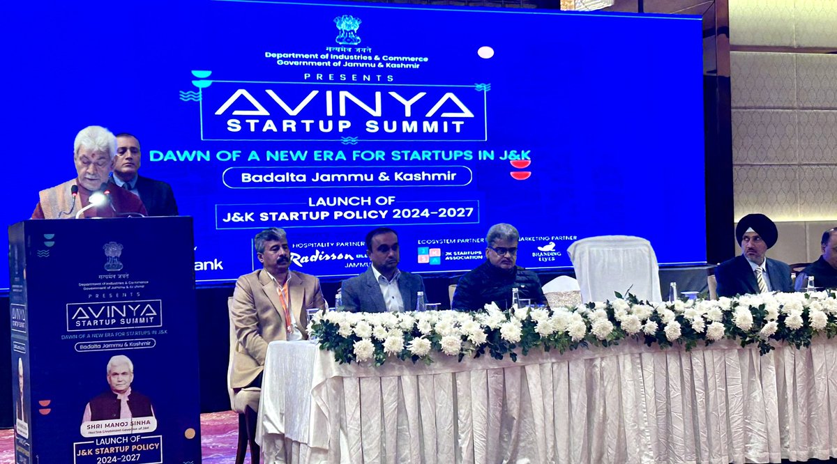 Exciting news from Avinya Startup Summit! Hon'ble LG J&K, Shri Manoj Sinha, today unveiled the game-changing startup policy for J&K. 🌐 #BadaltaJ&K
 #startup @OfficeOfLGJandK @DoIC_JK @startupindia @diprjk @DailyExcelsior1 @State_Times @RisingKashmir  @GreaterKashmir