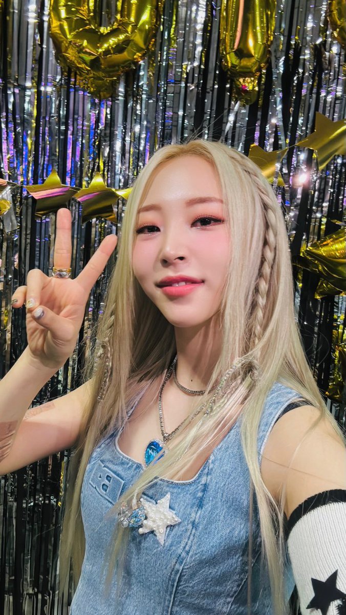 [#문별]

잠시 후 3시 40분 SBS ‘인기가요’ 
우리 무무 여러분 오늘의 막방까지
목소리 터지게 응원할 준비 되셨죠?💙⭐️

#MoonByul #Starlit_of_Muse 
#TOUCHIN_MOVIN #터친앤무빈
#Think_About #띵커바웃