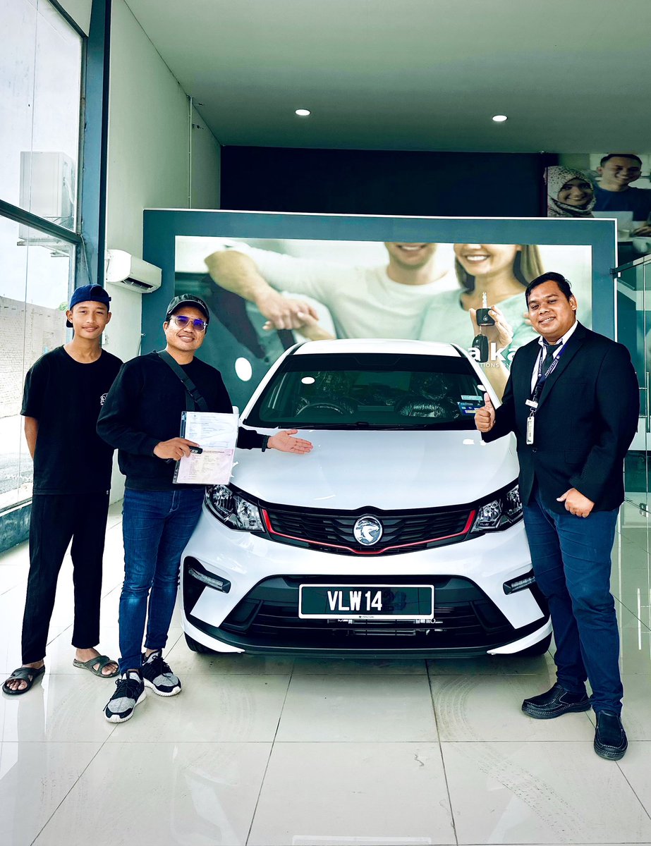 Azuwa_Razal's tweet photo. Raya Dah Semakin Menjelang Tiba , Mereka Dah Memiliki Kereta Raya , Kini Giliran Anda Pula Untuk
Memiliki Kereta PROTON Dilebaran Yang Akan Kunjung Tiba . 
Anda Bergaji Bersih Bermula RM1600 Dan Keatas , Nak Pakai Kereta Untuk Lebaran Ini . 
Azuwa Proton 
https://t.co/2bTldCfjAt https://t.co/GK4pt0BEV1