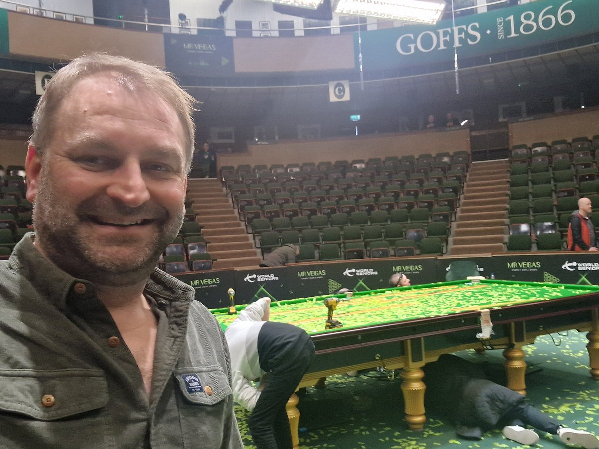 Great day out yesterday directing the 900 Snooker at @Goffs1866 for @channel5_tv Great to be working in the same place as @rachelcasey11 & @fouldsy147 for a change!! Congrats to @kendoherty1997 Commiserations to @jimmywhite147 Thanks to @WeAreWhisperTV for bringing me along 😃
