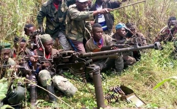 Urugamba mu ntara za Kivu rukomeje kuzamba kuko Ingabo za SADC ziri kurasa ku birindiro bya M23 ku misozi ikikije Sake na Kibumba kandi ibitero byinshi byasubijwe inyuma. Ni mu gihe M23 itegereje kugaba igitero gikomeye gisatira Goma, aho bishobora kurangira ikibuga cy’indege cya