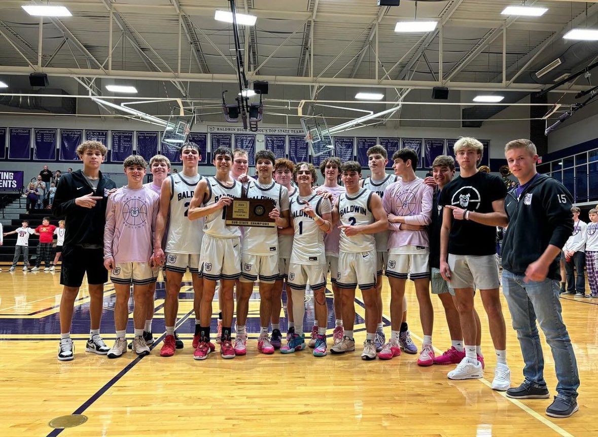 Baldwin headed back to the 4A state tournament as they knock off fellow Frontier League member Louisburg in the substate championship. Photo: bulldogbulletinonline #sportsinkansas