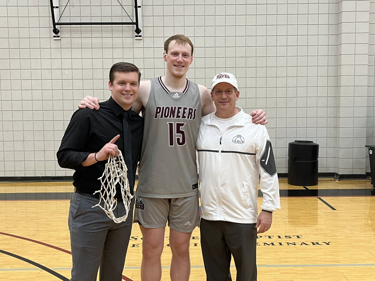 J.Bryan 🏹🦌🦃 (@jbryan40051) on Twitter photo For those that know these 2 Coaches words can’t explain how much I appreciate all you have done for my son! <a href="/LC5thRegion/">LaRue County Hawks Basketball</a> <a href="/Coach_ACSparrow/">Austin Clay Sparrow</a>
<a href="/WarnerBryan8/">Warner Bryan</a> let go get that Natty 🏆🏀 For those that know these 2 Coaches words can’t explain how much I appreciate all you have done for my son! <a href="/LC5thRegion/">LaRue County Hawks Basketball</a> <a href="/Coach_ACSparrow/">Austin Clay Sparrow</a>
<a href="/WarnerBryan8/">Warner Bryan</a> let go get that Natty 🏆🏀