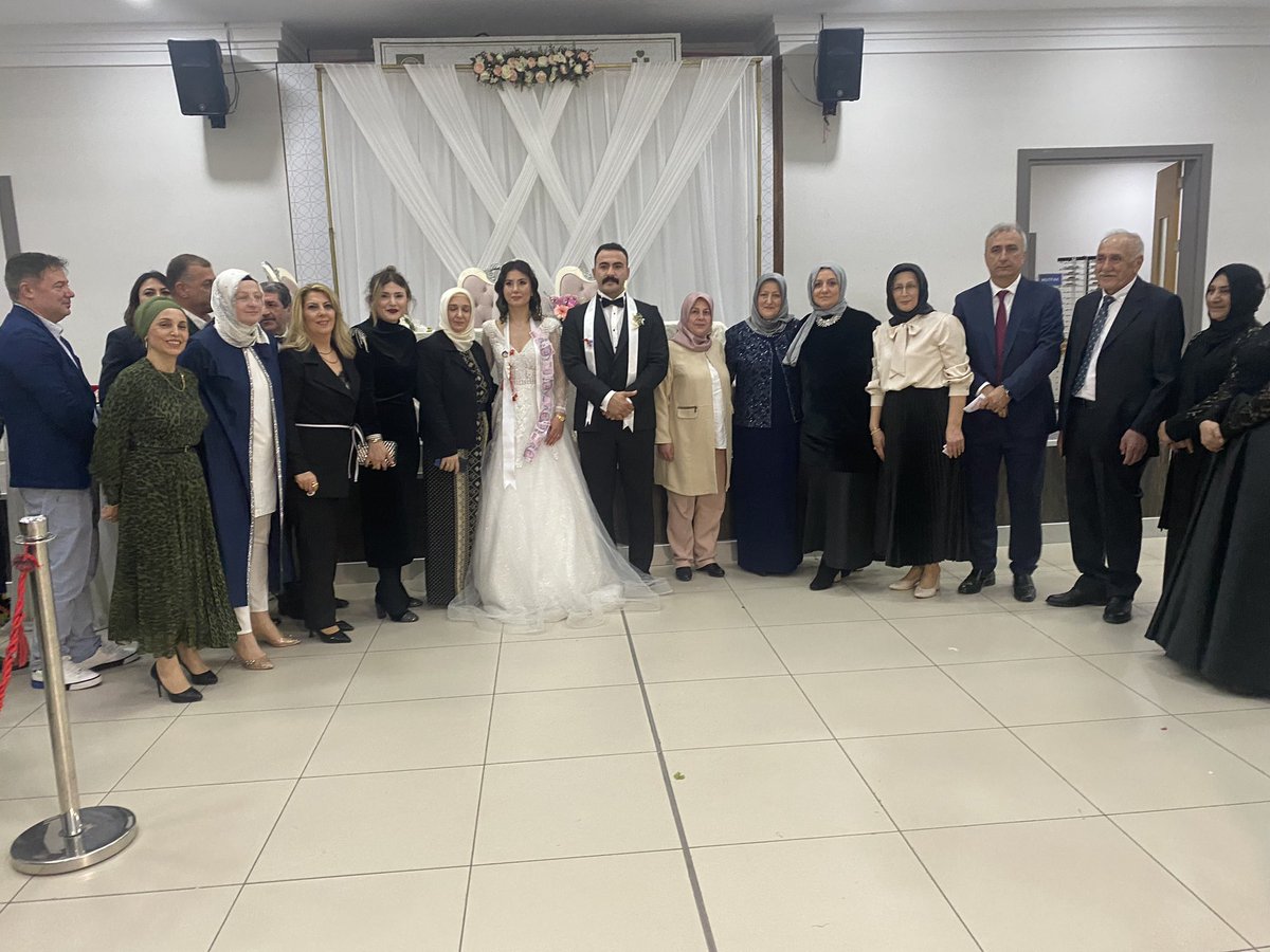 Trabzon Dernekleri Federasyonu Başkan Vekilimiz Hasan Keskin başkanımızın kıymetli kızı Melike & Furkan çiftimizin düğün törenine katıldık,kendilerini tebrik eder iki cihan saadeti dileriz.