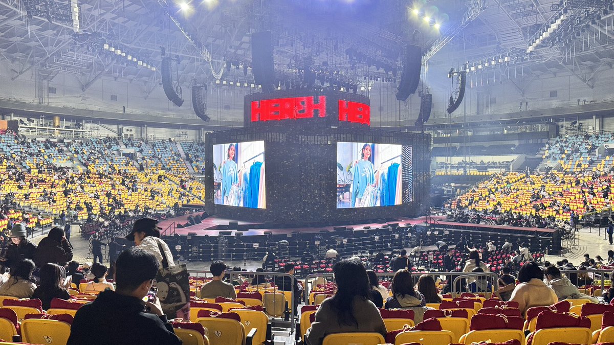 백만년 만에 문화생활...
생긱보다 넘 가깝네;;;

근데 내새끼는 어제 왔다구...?
덕계못은 죽을 때까지 따라다니겠구나ㅋ.ㅜㅜ