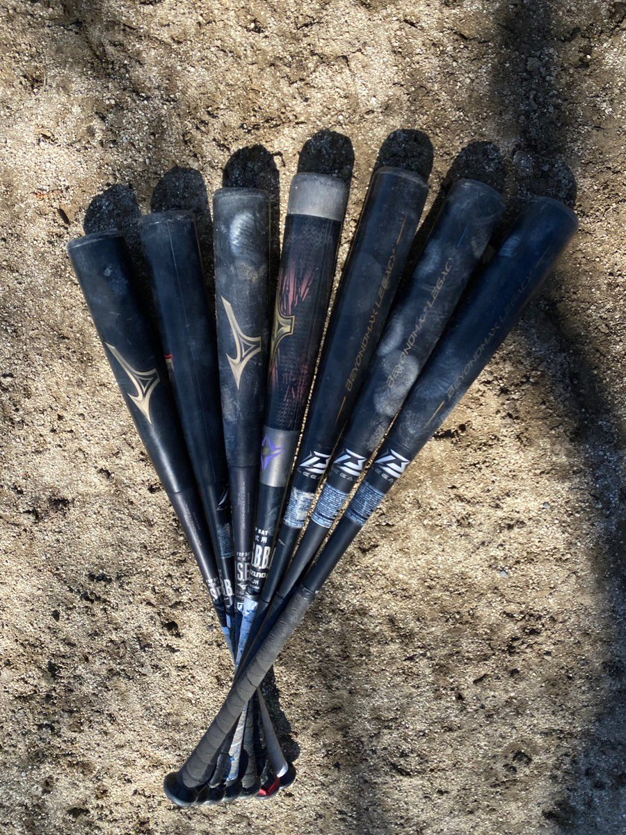 ある程度大人な草野球チームあるあるかと思いますが、高性能なバットがやたらと揃います。
 #ビヨンドマックスレガシー
 #BEYONDMAXREGACY
 #買いすぎ
 #大人の財力
 #まず芯で捉えろ