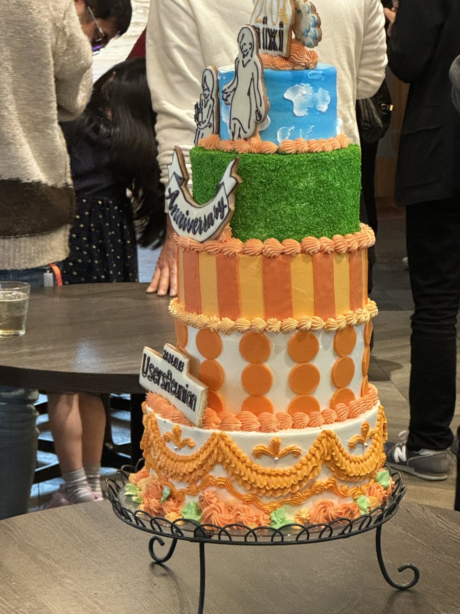 fuuri's tweet photo. ふぁるさん泣きモードに。クライマックス！ #mixi20周年ユーザー同窓会 https://t.co/e3U79aBc34