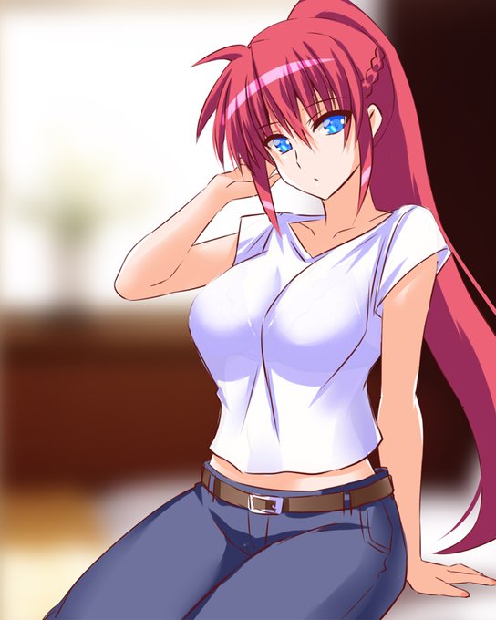 オフのシグナムねーさん^^
へそ出しシャツデニム～ 