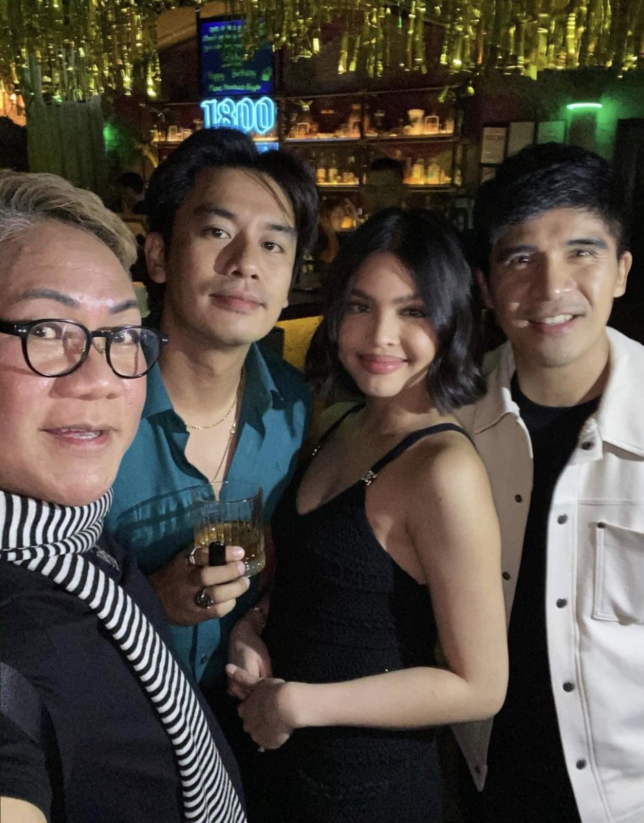 The ones she is with when she was just starting her career. Glad to always see them in every important milestone in Maine's life! Once a Team Maine, always a Team Maine ♡ #MaineAt29 #MaineMendoza