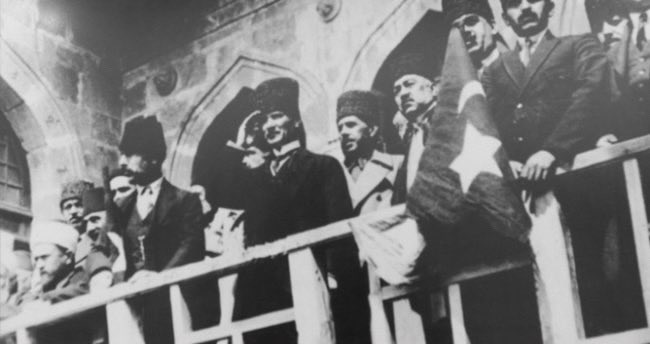 3 Mart 1924, Tam 100 yıl önce bugün Hilafet kaldırıldı.