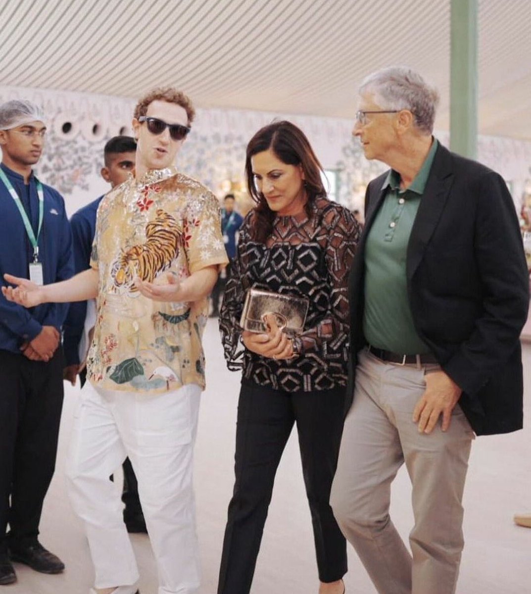 Bill Gates: look Dolly Chai waala at Ambani wedding too

Mark : that’s Hardik Pandya