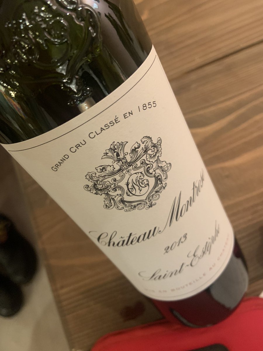 楽しかったー🍷✨
ワインとしっかり向き合う時間って大切🧡
お勉強の後は持ち込みワイン会🍷✨
私の持ち込みはシャサーニュ2004！
思ったより甘味が出ててびっくり🫢
めっちゃうまい😋
1989のアルザスグラン・クリュも素晴らしかった🤤
そして私の大好きなモンローズはやはり好きな感じのエレガント🤍