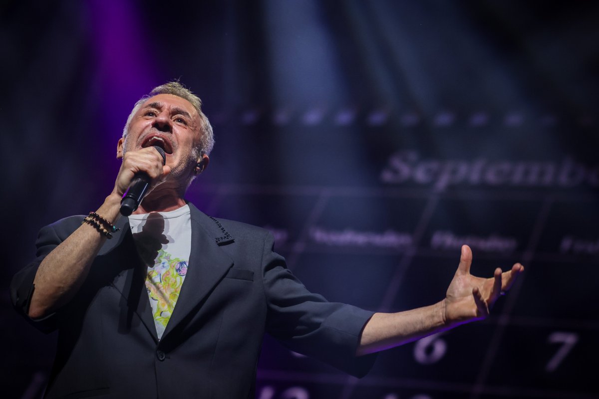 iSabadellcat's tweet photo. Dalma (@SDalmaoficial) captiva l’Auditori del Fòrum (@CCIB_Forum) en el concert de presentació de ‘Sonríe porque estás en la foto’. El 15 de juny actuarà a #Sabadell, dins el #Festival #Observa.

https://t.co/FDiYMsfhUY https://t.co/K7Kv4Dlfh4