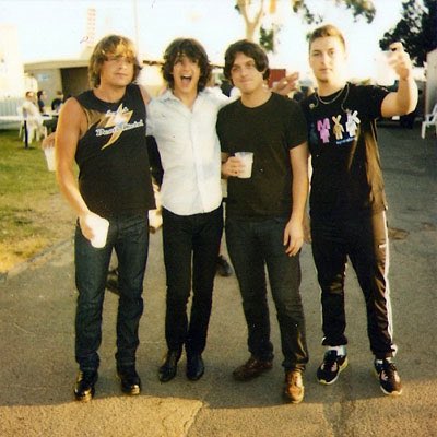 you've got a gift !! @desertcookieam <3

💌 from @IzzycarpenterTS : “hey pookie, just a quick thank you for being my friend and always being so sweet and amazing, love you loads🫶”

open.spotify.com/track/3sW3oSbz…