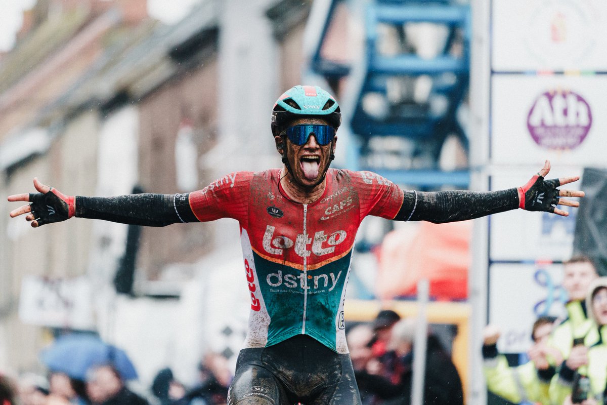 gaetan_sportpic's tweet image. No Strade for me yesterday (next year ?) but GP Criquielion ! 
#GPCriquielion #flandersclassics