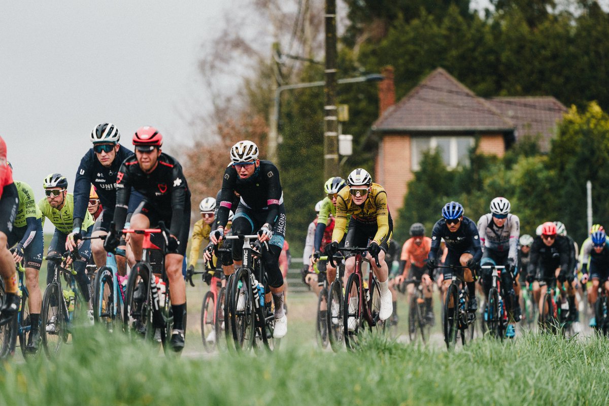 gaetan_sportpic's tweet image. No Strade for me yesterday (next year ?) but GP Criquielion ! 
#GPCriquielion #flandersclassics