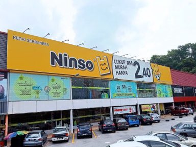 rasshadda's tweet photo. Weh kalau yang ini pon naik harga 😭 Bipoti mcm gini boleh bankrup jugak , ini je harapan terakhir utk shopping sakan dengan Rm100 🥲 Tolong lah selamatkan dari harga dia naik lagi 🙂 https://t.co/dGmF2U79cE