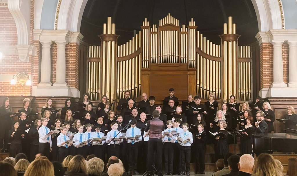 Wow, what a concert!! 🤩 We are still buzzing this morning!
Thank you to the brilliant <a href="/TaplowChoirs/">Taplow Choirs</a> and <a href="/JonathanBurne12/">Jonathan Burnett</a> for joining us to perform #CeceliaMcDowall's 'The Girl From Aleppo'.
The icing on the cake? Performing in front of Cecelia herself! #Singing #rdguk #choirlife