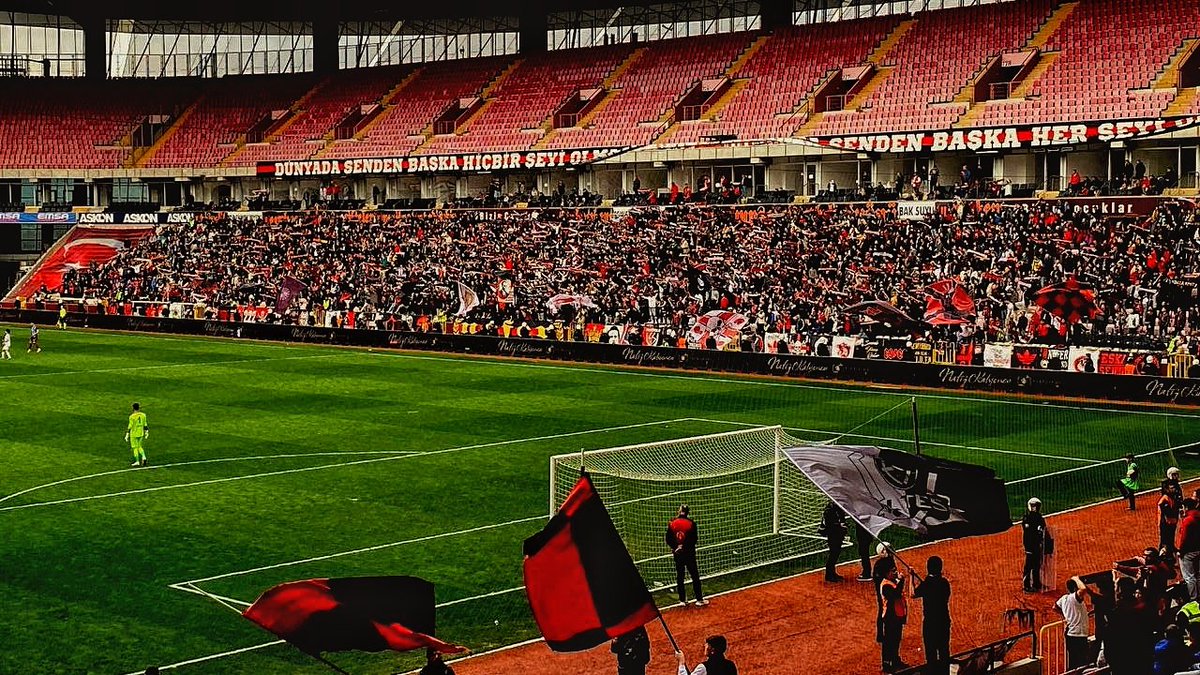 Bölgesel Şampiyonlar Ligi Tribünü