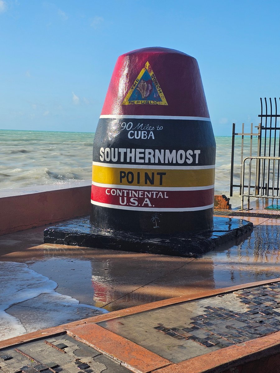 Capturing the serenity of the morning with a snapshot of the Southernmost Point buoy during my stroll. 📸☀️ Who's got their selfie here? #SouthernmostPoint #90milestocuba #KeyWest #MorningWalk #IslandLife 🏝️🚶‍♂️