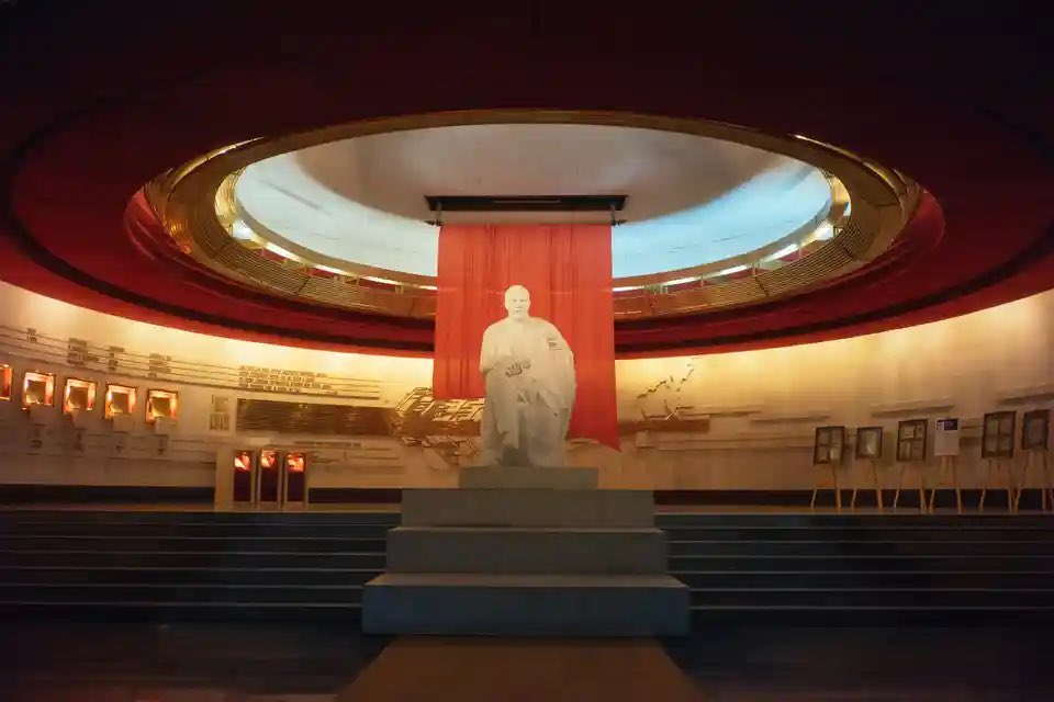 Honestly the Soviets nailed the evil empire aesthetic