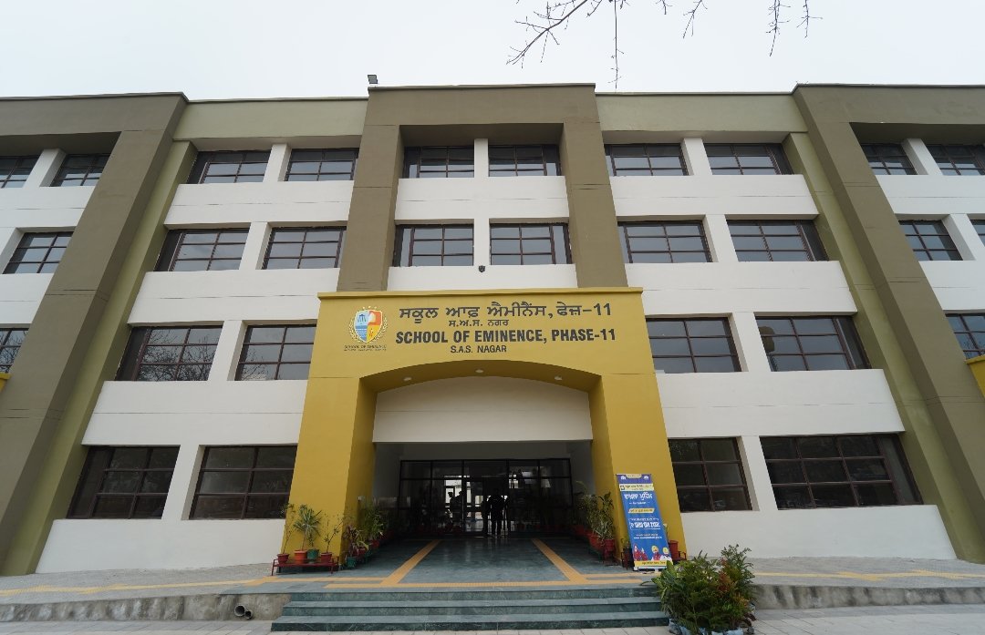 DaaruBaazMehta's tweet photo. SHARE MAX 

Glimpse of few of the 13 Schools of Eminence inaugurated by CM @BhagwantMann along with @ArvindKejriwal today https://t.co/Hy27BnK2Yg