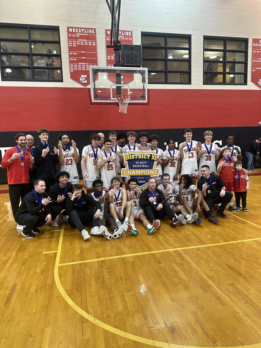 Congratulations to our boys basketball team on their 3rd consecutive DXI championship. Way to go boys. Best of Luck in the state tournament.