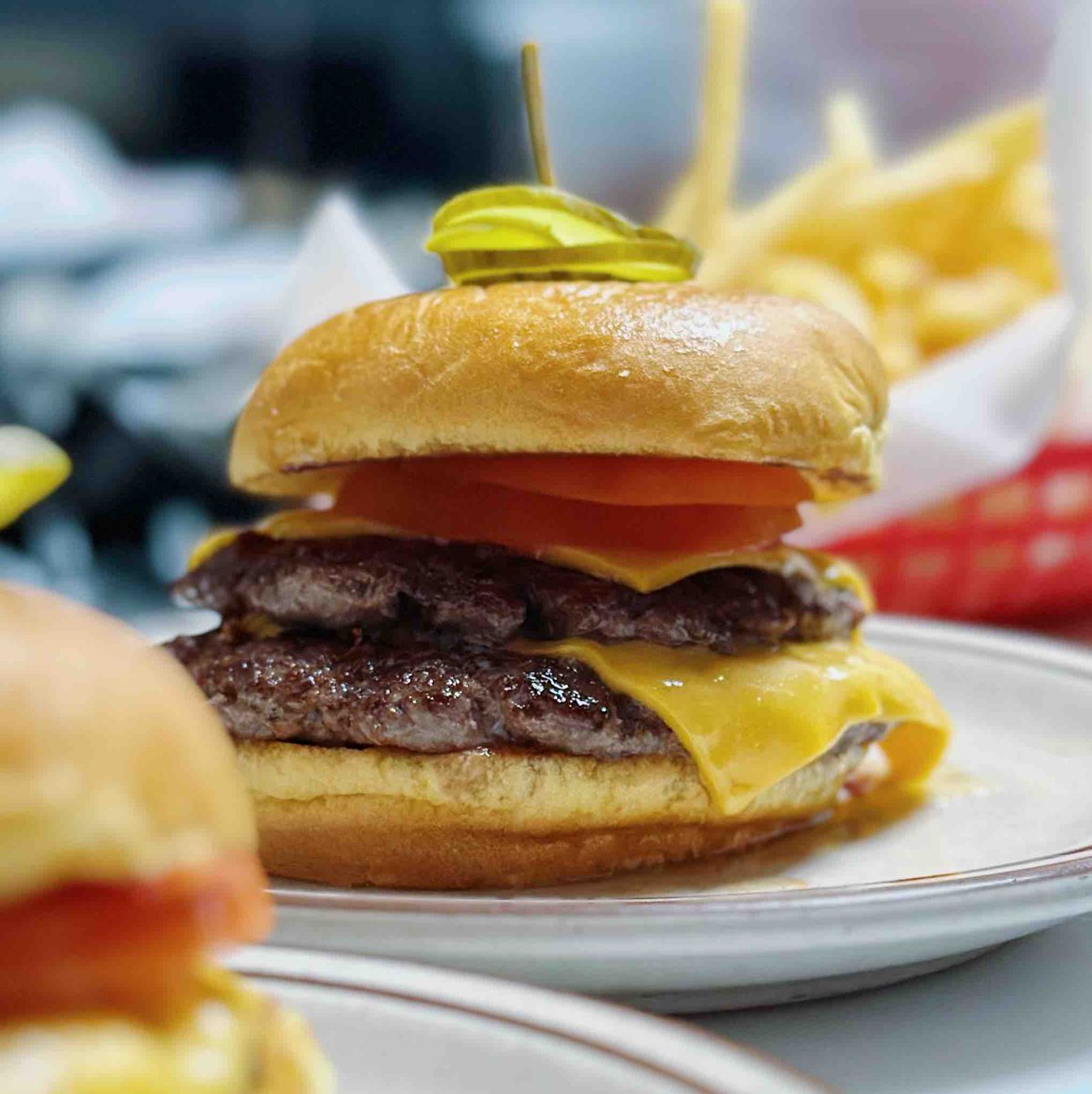 Beat the #SundayScaries with Naughty Angel Burgers 🍔  at Brunch 🥂 or .80¢ Naughty #MacNCheese 🧀 🤤 after 4pm 🤘