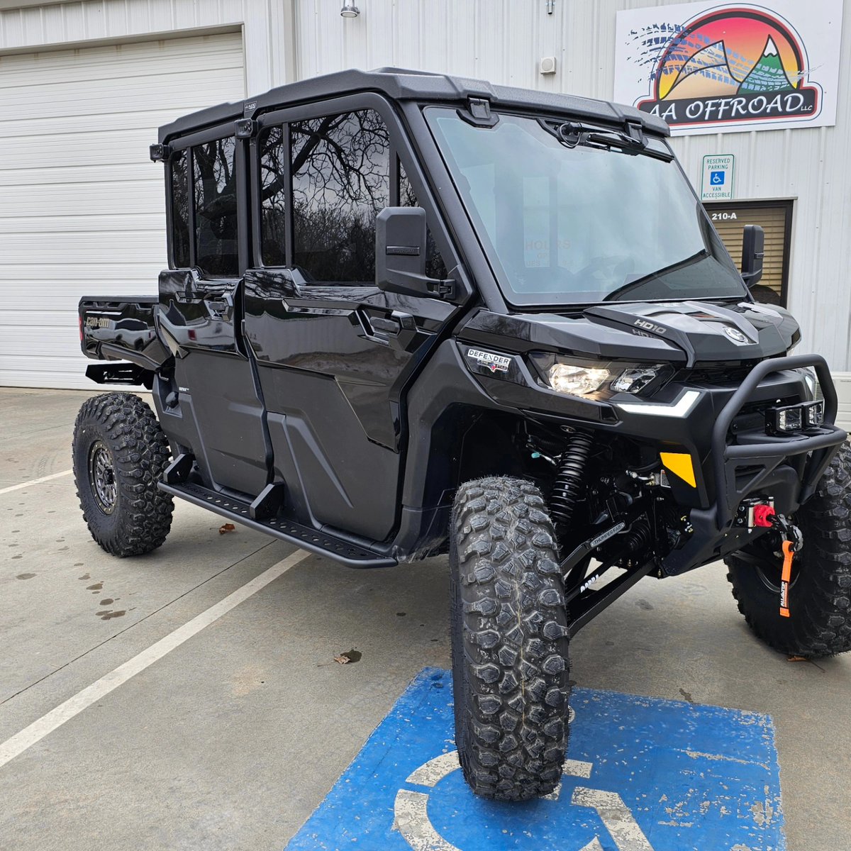 ThumperFab's tweet photo. Rev up your Can-Am Defender with these one-of-a-kind accessories that take your off-roading game to the next level 🤘 

 #CanAmDefender #OffRoadingLife #AdventureTime #OutdoorFun #OffRoadAccessories #UTVLife #ThanksForThumpin https://t.co/2wS7k7Vkq4