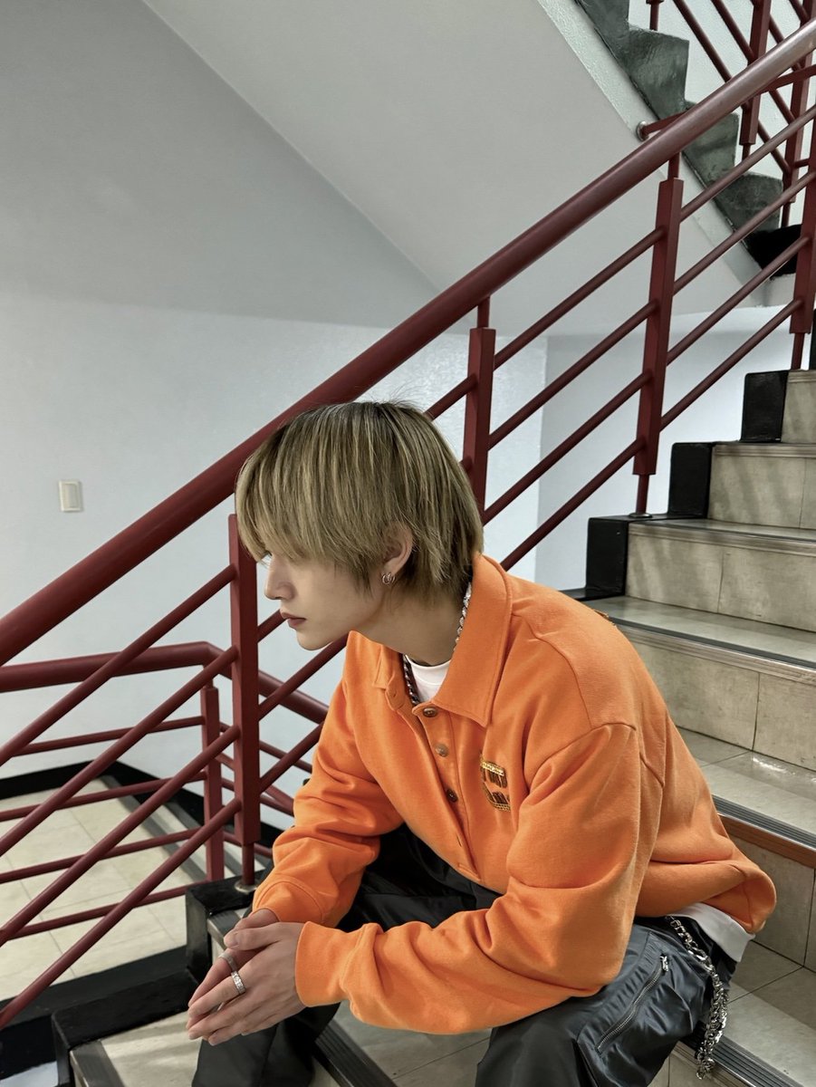 NOMAD_Brazil's tweet photo. FOTOS • Nova postagem do Nomad

"3/3 Inkigayo" (1)

#NOMAD #노매드 @NOMAD_is_here https://t.co/RQpM7juTgH