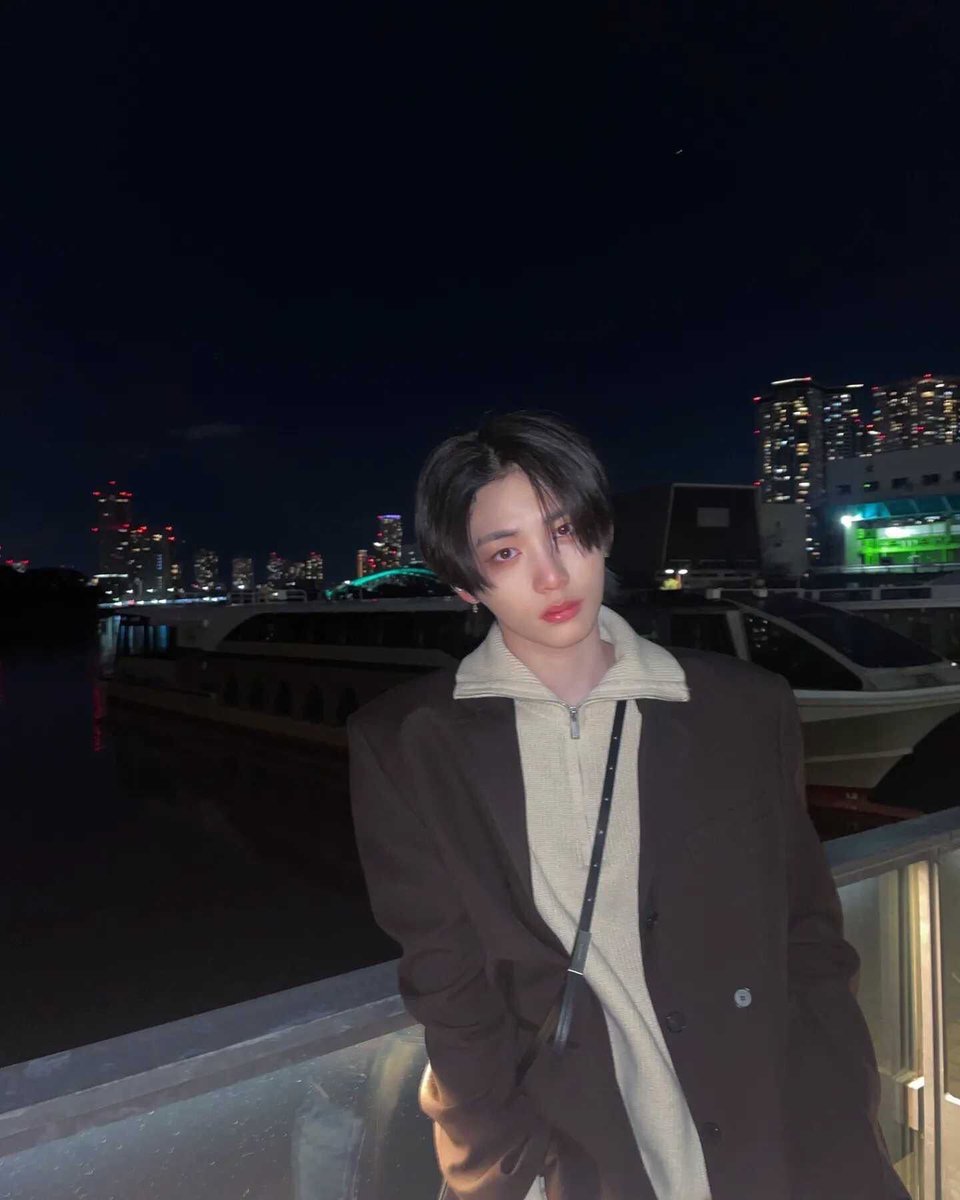 BOYNEXTDOOR_twt's tweet photo. 다음엔 한문이 너랑 와야겠다

#BOYNEXTDOOR #TAESAN
#보이넥스트도어 #태산 https://t.co/H5P9fSJ5e8