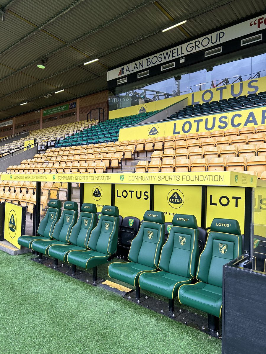 Russofert's tweet image. Thanks Rob &amp;amp; Ian @NitraSol for a fantastic day @NorwichCityFC #NORvSUN @eadie11 fantastic host and great insight to being a professional footballer in the 90s compared to today.
