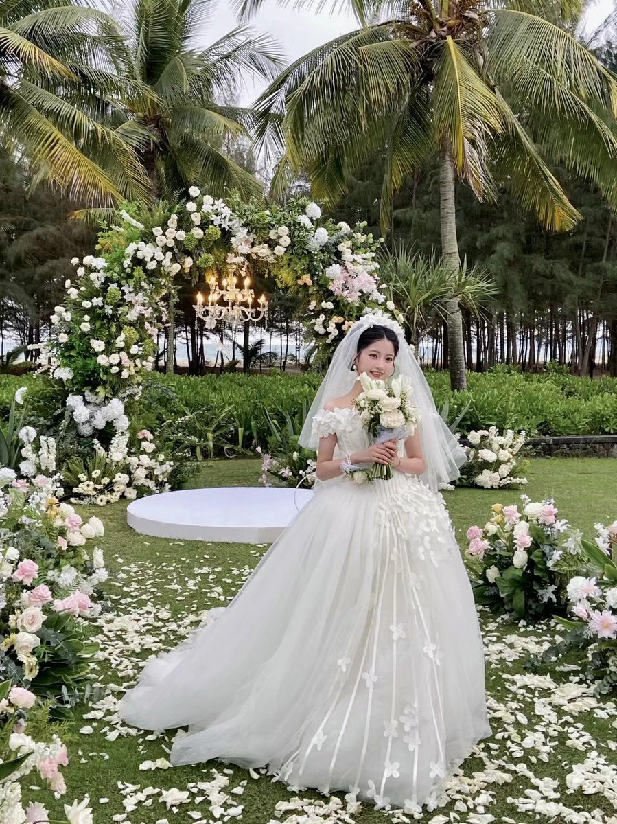 I need some tribute wedding gifts #bbc #bwc #slut #horny #hotasiangirls #asiangirls #retweet #cumtribute #cocktribute #jerktribute #dicktribute #tribute #bukkake #pejuhin #cum #cumslut #射屏