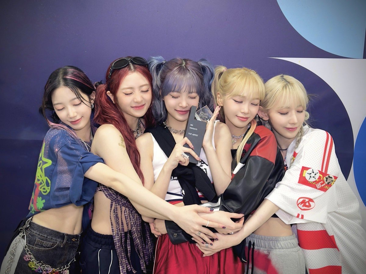 lejenchae's tweet photo. Congratulations fimmies๐โบ๏ธ๐
#EASY5thWin
#LESSERAFIM23rdWin
#LE_SSERAFIM23rdWin https://t.co/nW3eCHAhZR